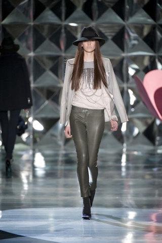 Patrizia-Pepe-new-collection-fall-winter-fashion-clothing-image-5