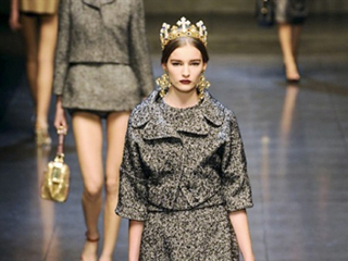 Dolce--Gabbana-clothing-in-shop-windows-fashion-collection-fall-winter
