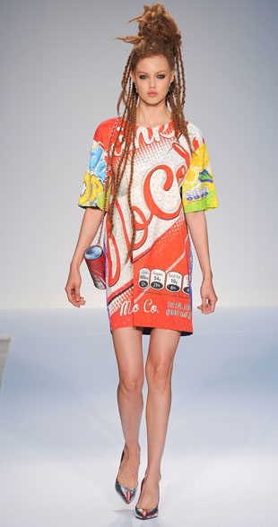 Moschino Spring Summer 2015 Look 1