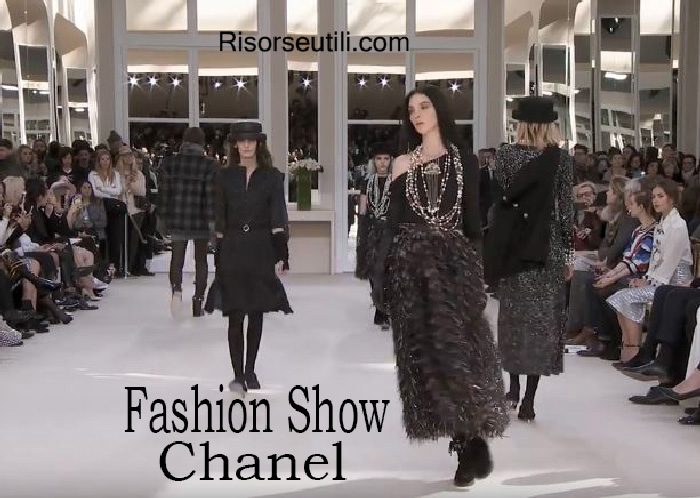 Fashion show Chanel fall winter 2016 2017 womenswear