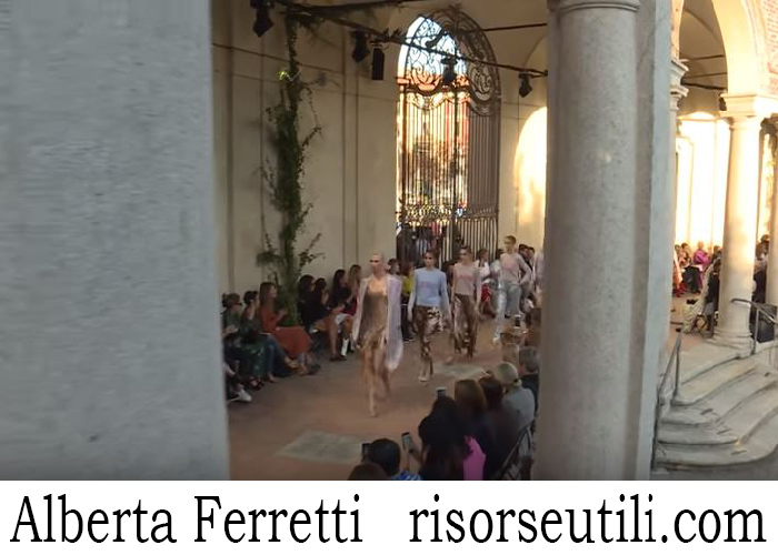 Fashion show Alberta Ferretti spring summer 2018 for women