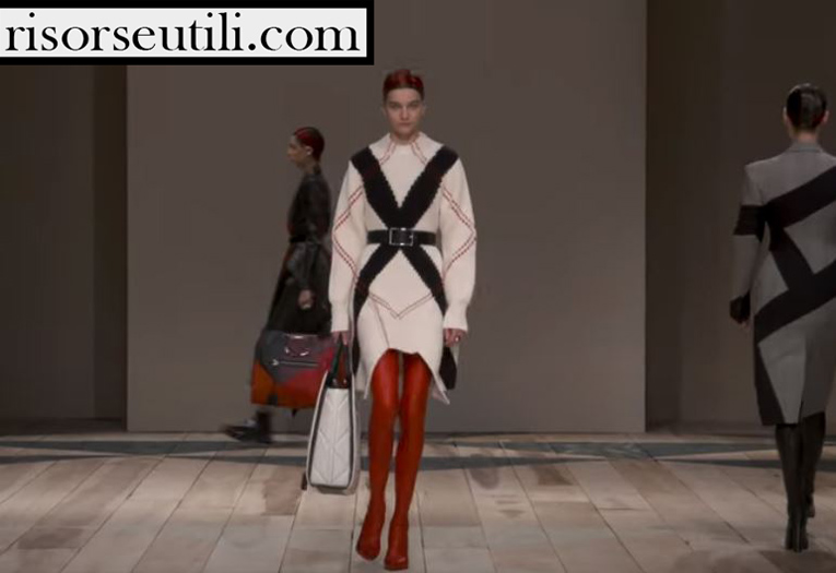 Catwalk Alexander McQueen fashion show F W 2020 21 for women