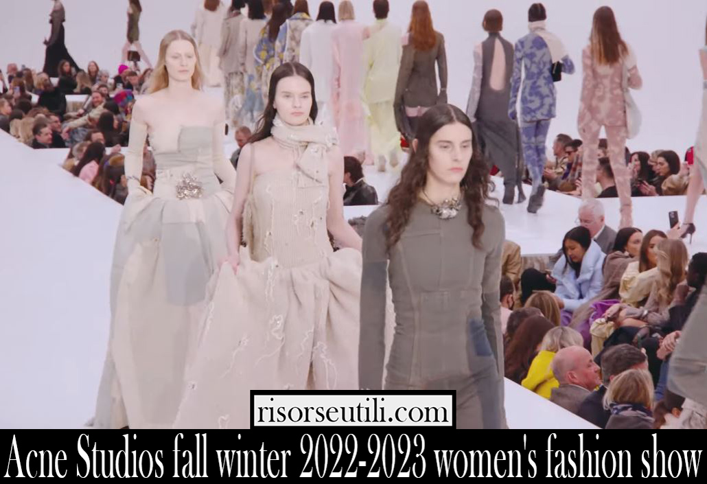 Acne Studios fall winter 2021-2022 women's fashion show